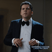 appearing-diamond-in-hand-j-daniel-atlas.gif