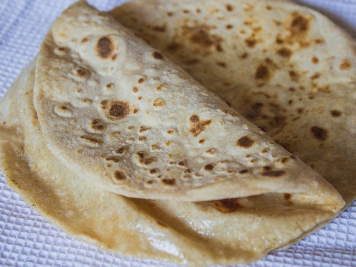 Chapati bread: The staple Indian bread eaten with all kinds of main dishes!  | Cookist.com